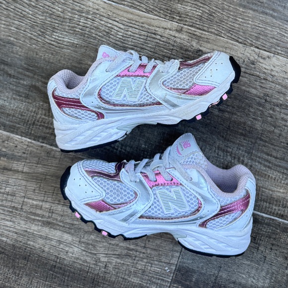 New Balance 530 pink Athletic Shoe Reflection 9c - Picture 2 of 6